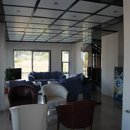 阳光酒店 2* Çeşme